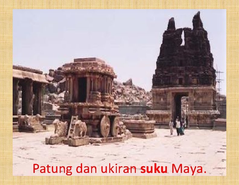 Patung dan ukiran suku Maya. 