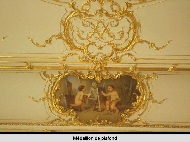 Médaillon de plafond 