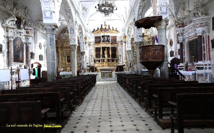 La nef centrale de l'église Saint-Véran 