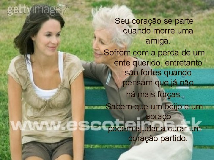Seu coração se parte quando morre uma amiga. Sofrem com a perda de um Seu coração se parte quando morre uma amiga. Sofrem com a perda de um