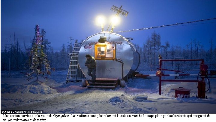 Une station-service sur la route de Oymyakon. Les voitures sont généralement laissés en marche