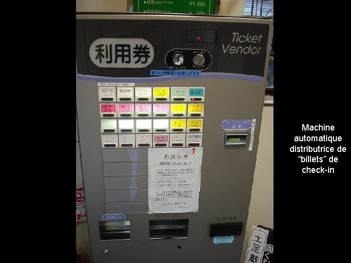 Machine automatique distributrice de “billets” de check-in 