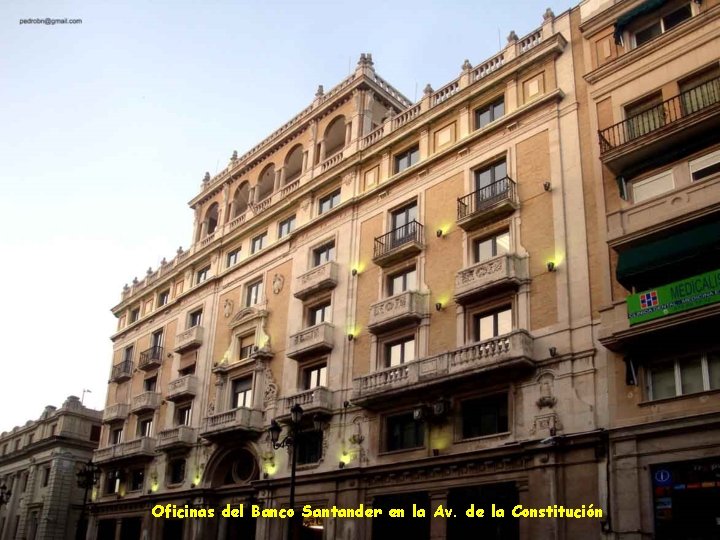 Oficinas del Banco Santander en la Av. de la Constitución 