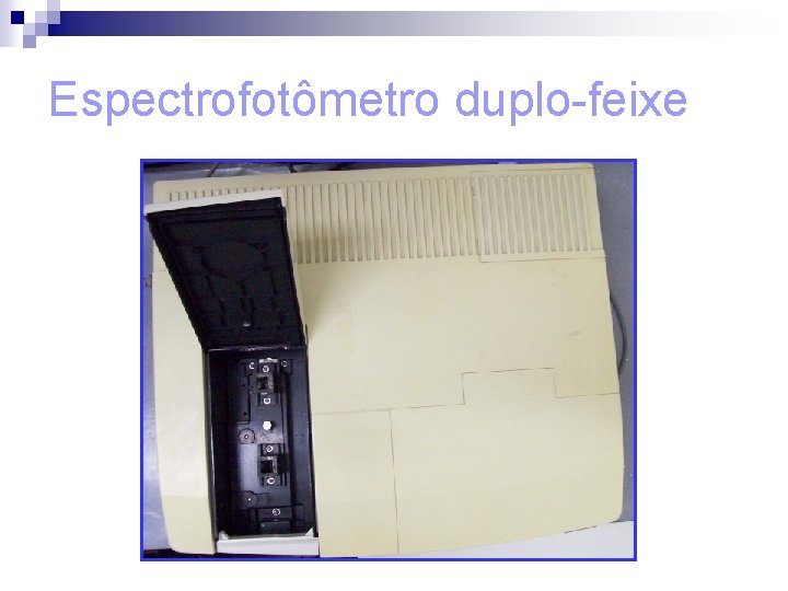 Espectrofotômetro duplo-feixe 