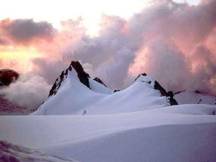 Sur un doux ciel perlé dressent leurs gerbes blanches. Mais regardez. Voici le coucher Sur un doux ciel perlé dressent leurs gerbes blanches. Mais regardez. Voici le coucher