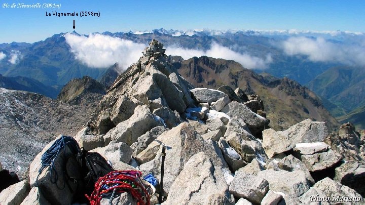 Le Vignemale (3298 m) . . . 
