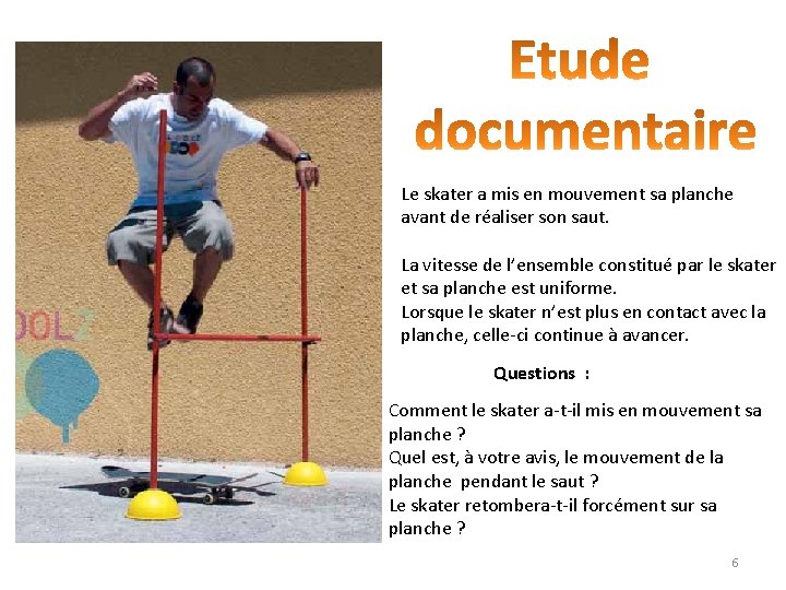 Le skater a mis en mouvement sa planche avant de réaliser son saut. La Le skater a mis en mouvement sa planche avant de réaliser son saut. La