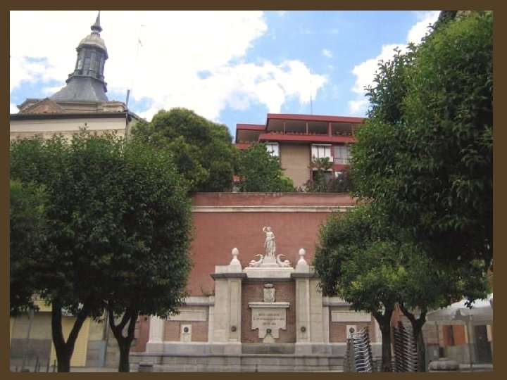 La Fuente de Diana Cazadora, También es conocida como Fuente de la Cruz Verde,