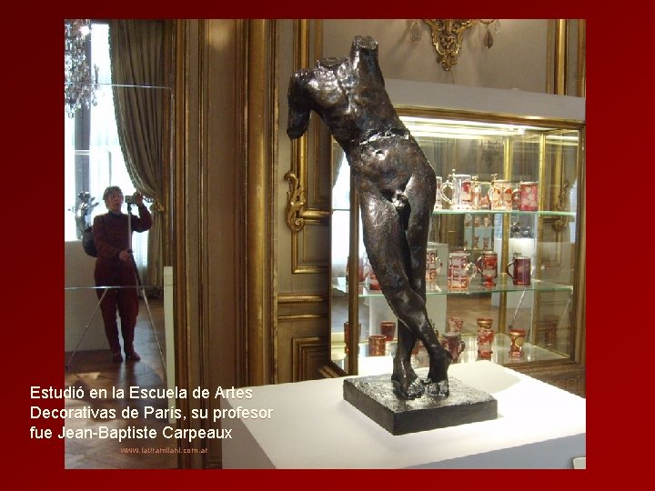 Estudió en la Escuela de Artes Decorativas de París, su profesor fue Jean-Baptiste Carpeaux