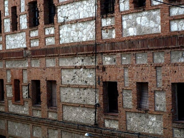 FACHADA LATERAL DE LA IGLESIA POR LA PARTE QUE DA HACIA MADRID DONDE PODEMOS