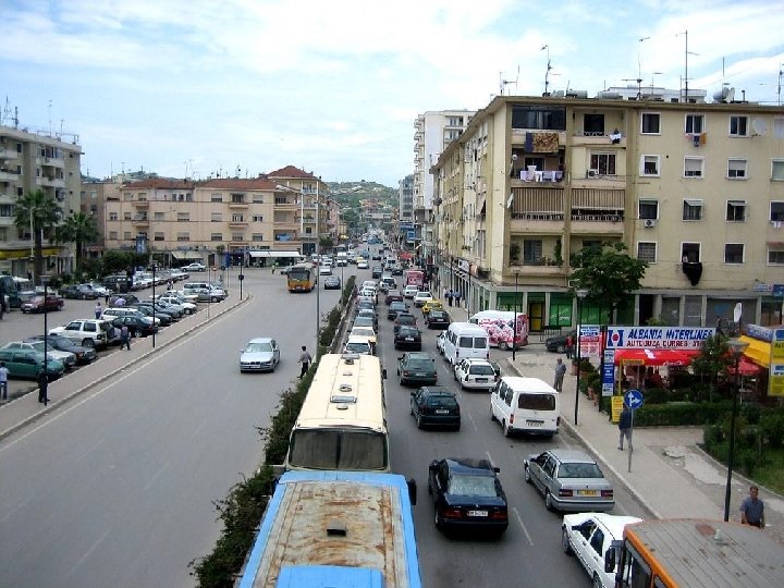  Durrës est une municipalité, le chef-lieu de la préfecture de Durrës et la