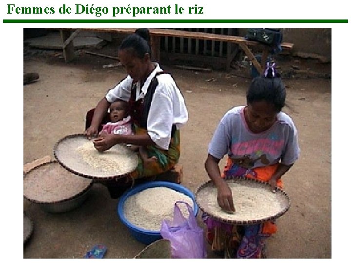 Femmes de Diégo préparant le riz 