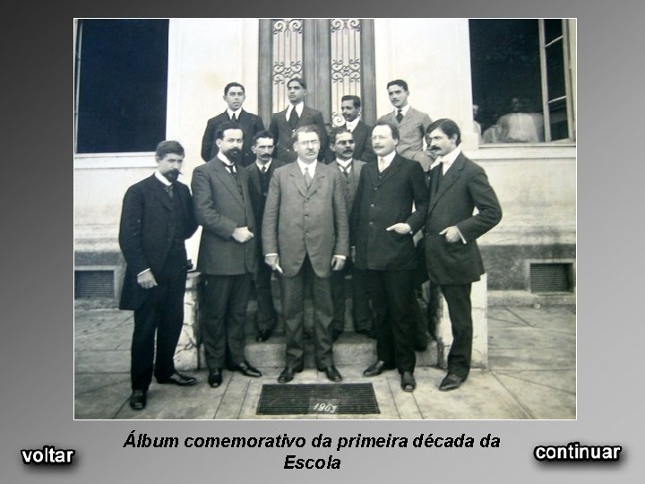 Álbum comemorativo da primeira década da Escola 