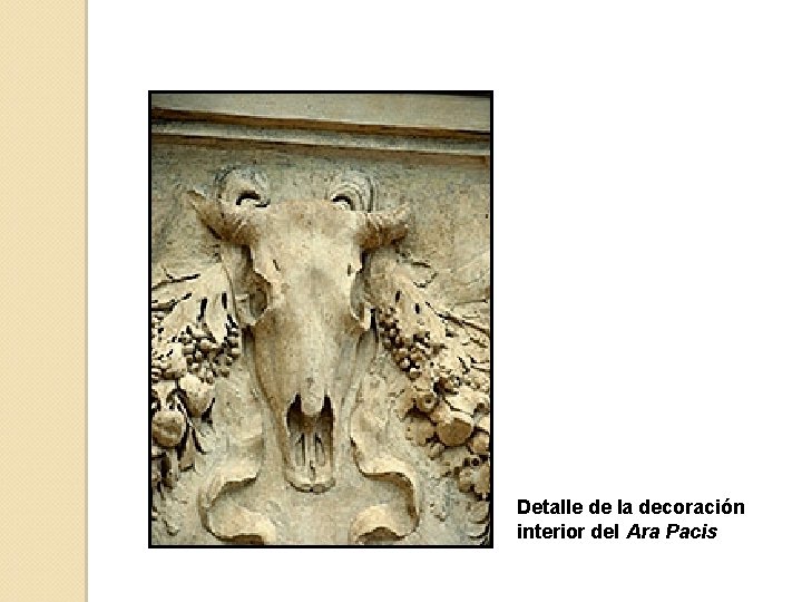 Detalle de la decoración interior del Ara Pacis 