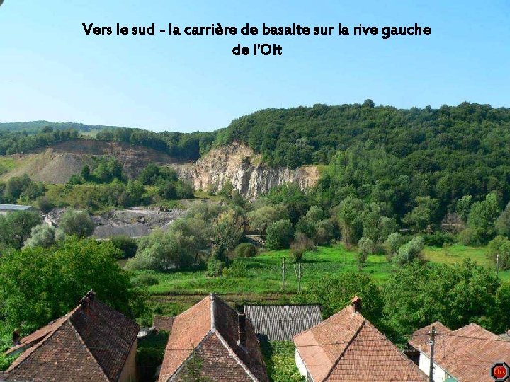 Vers le nord - l’Église Réformée (à gauche ) et l’Eglise Vers le sud