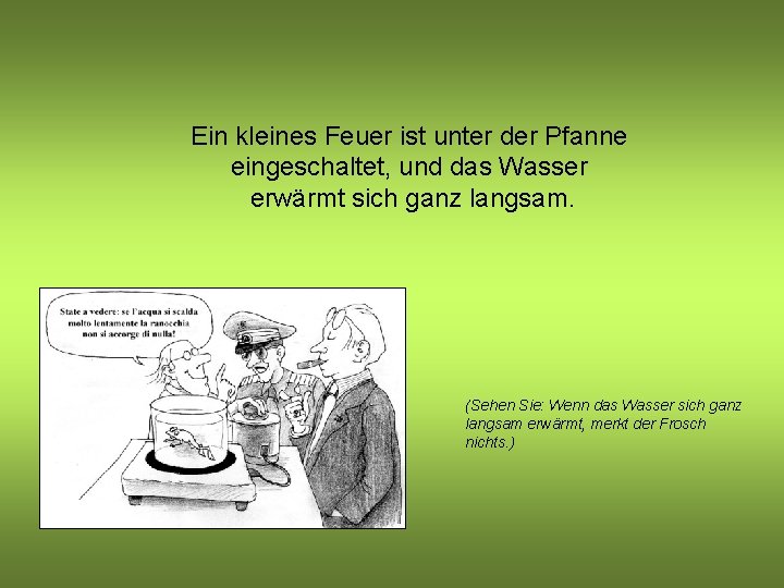 Ein kleines Feuer ist unter der Pfanne eingeschaltet, und das Wasser erwärmt sich ganz Ein kleines Feuer ist unter der Pfanne eingeschaltet, und das Wasser erwärmt sich ganz