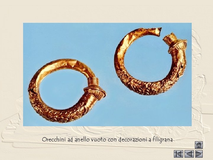 Orecchini ad anello vuoto con decorazioni a filigrana 