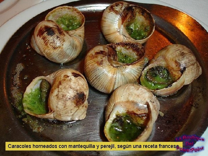 Caracoles horneados con mantequilla y perejil, según una receta francesa 