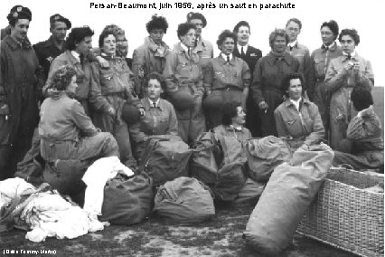 Persan-Beaumont, juin 1956, après un saut en parachute (Odile Tommy-Martin) 