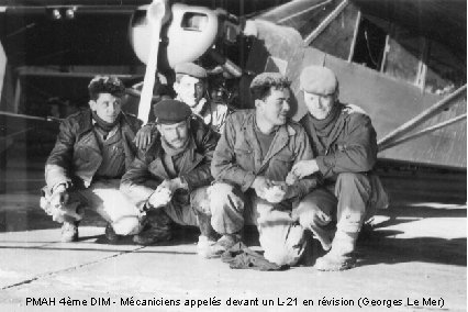 PMAH 4ème DIM - Mécaniciens appelés devant un L-21 en révision (Georges Le Mer)