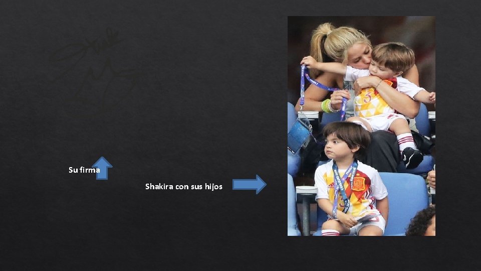 Su firma Shakira con sus hijos Su firma Shakira con sus hijos