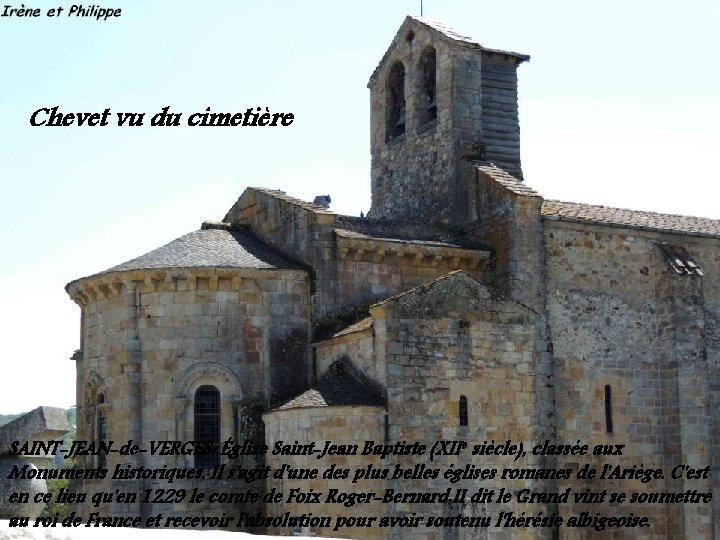 Chevet vu du cimetière SAINT-JEAN-de-VERGES: Église Saint-Jean Baptiste (XIIe siècle), classée aux Monuments historiques.