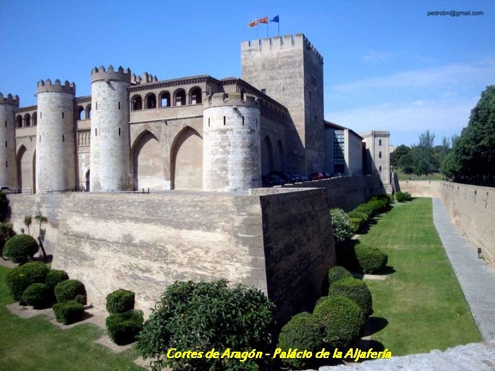 Cortes de Aragón - Palácio de la Aljafería 