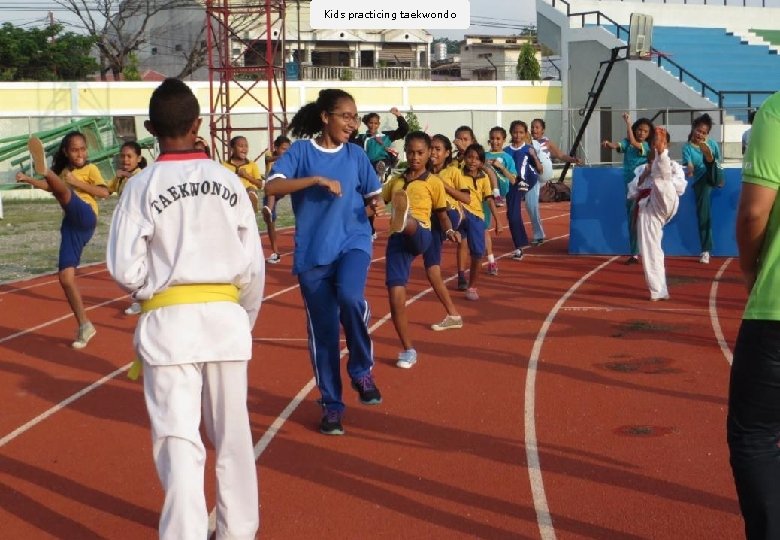 Kids practicing taekwondo 