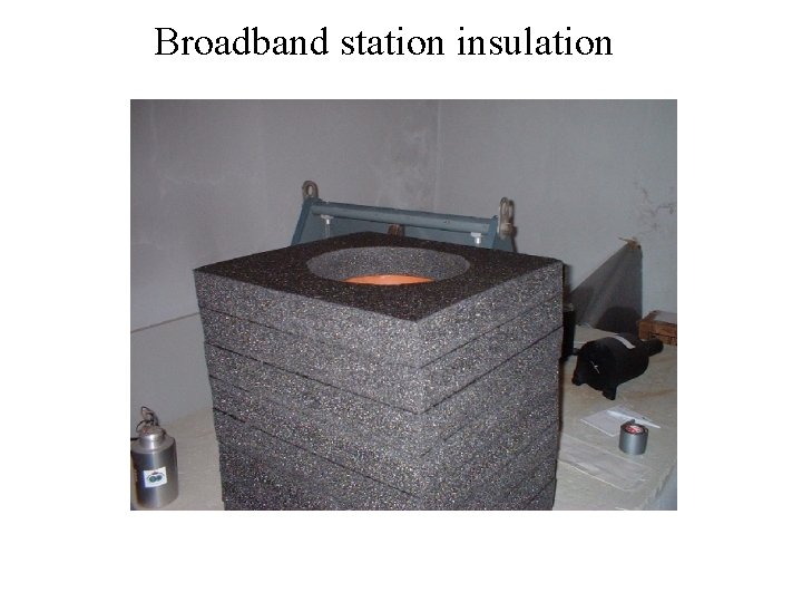 Broadband station insulation 
