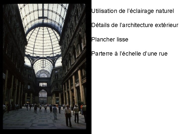 Utilisation de l’éclairage naturel Détails de l’architecture extérieur Plancher lisse Parterre à l’échelle d’une