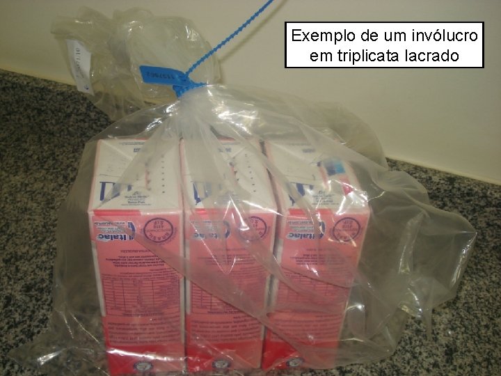 Exemplo de um invólucro em triplicata lacrado 