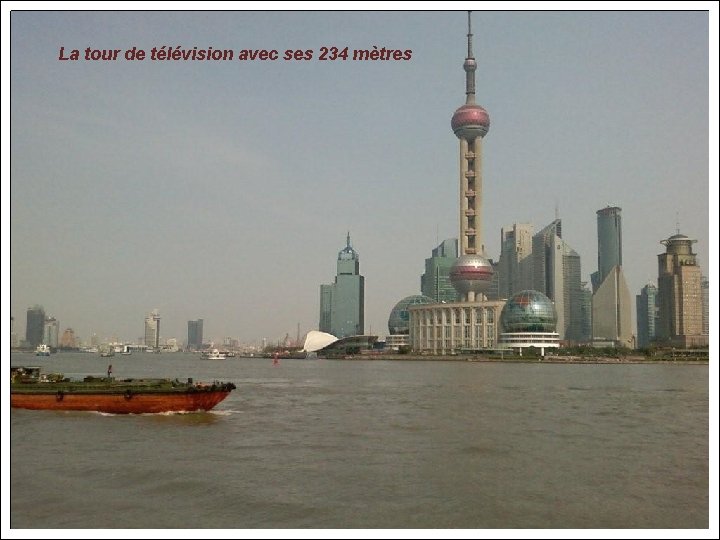 La tour de télévision avec ses 234 mètres 