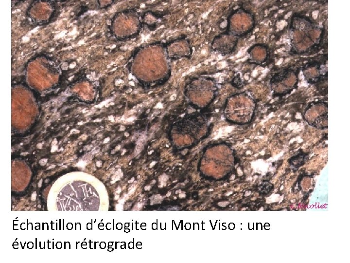 Échantillon d’éclogite du Mont Viso : une évolution rétrograde 