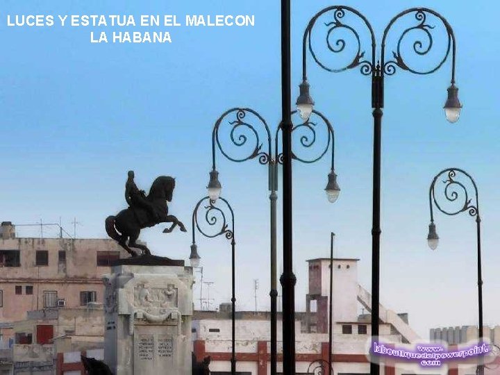 LUCES Y ESTATUA EN EL MALECON LA HABANA 