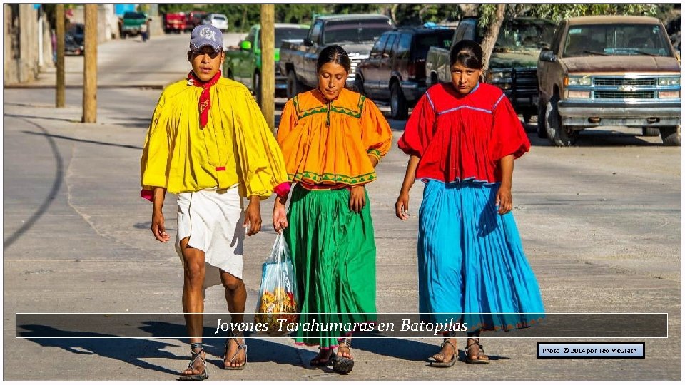 Jovenes Tarahumaras en Batopilas Photo © 2014 por Ted Mc. Grath 