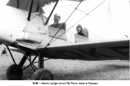 1948 – Albert Jarrige et son fils Pierre dans le Stampe 