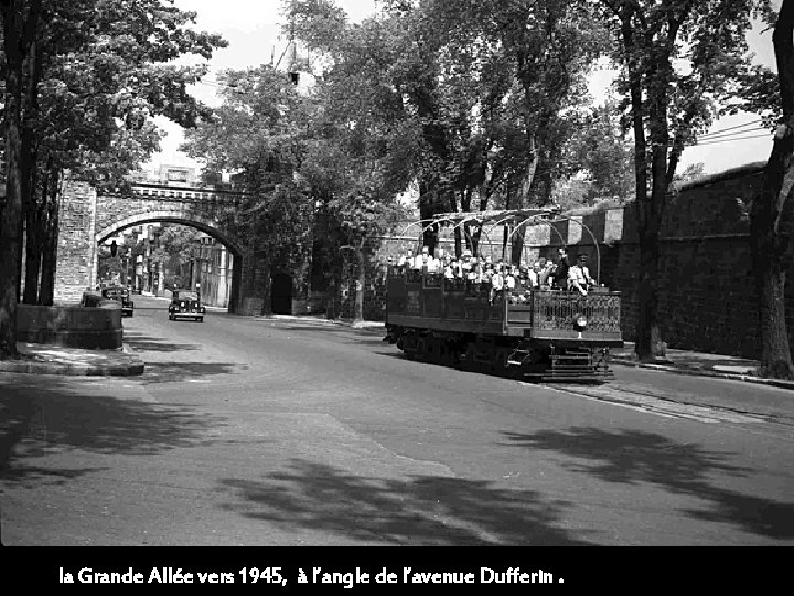 la Grande Allée vers 1945, à l’angle de l’avenue Dufferin. 