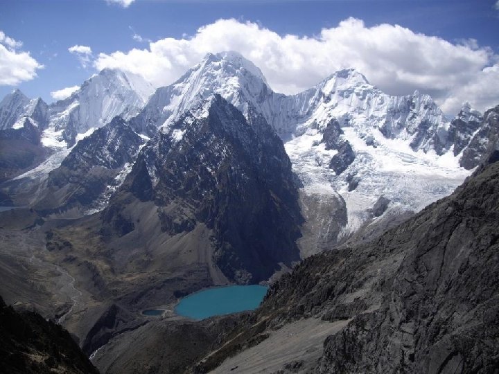La cordillera Huayhuash, es una cordillera en los Andes del Perú. Corre de norte