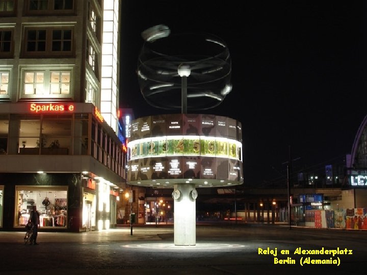 Reloj en Alexanderplatz Berlin (Alemania) 