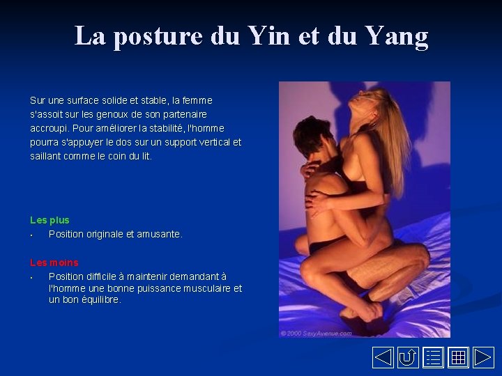 La posture du Yin et du Yang Sur une surface solide et stable, la