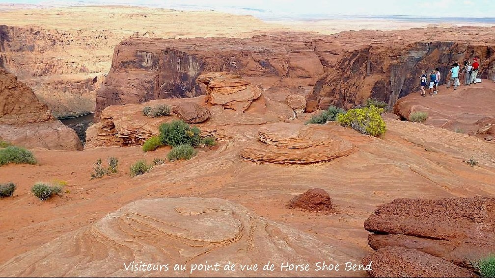 Visiteurs au point de vue de Horse Shoe Bend 