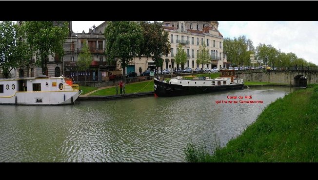 Canal du Midi qui traverse Carcassonne 