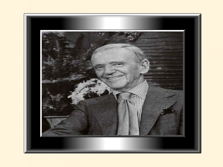 Mont-St. -Michel 聖米歇爾山 (法國) (著名的13世紀修道院) Then I touch your hand 碰觸妳的手 And next moment