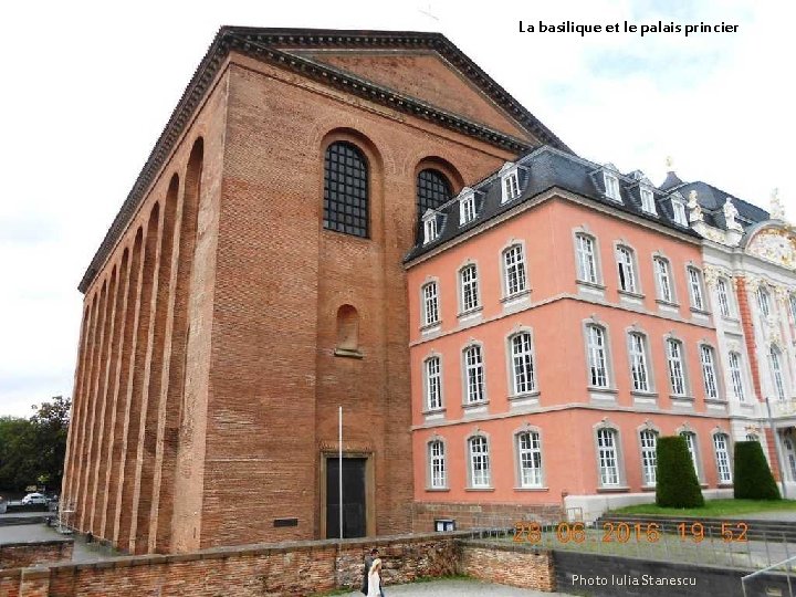 La basilique et le palais princier Photo Iulia Stanescu 