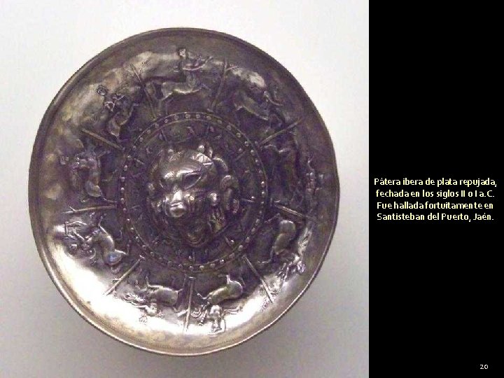 Pátera ibera de plata repujada, fechada en los siglos II o I a. C.