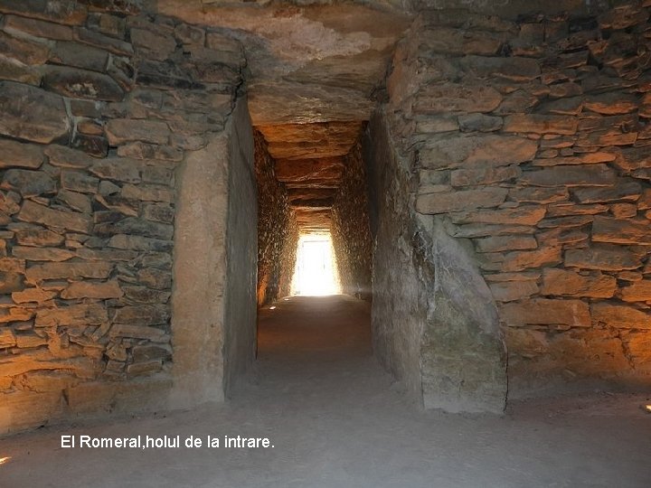 El Romeral, holul de la intrare. 