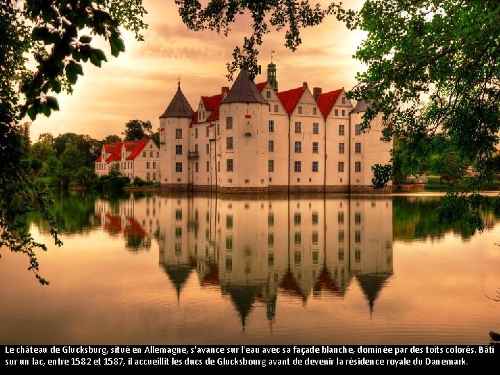 Allemagne Le château de Glucksburg, situé en Allemagne, s'avance sur l'eau avec sa façade