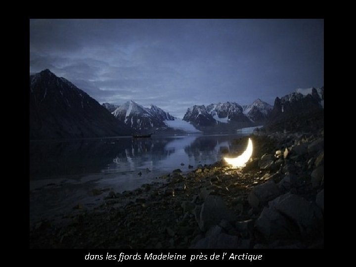 dans les fjords Madeleine près de l’ Arctique 