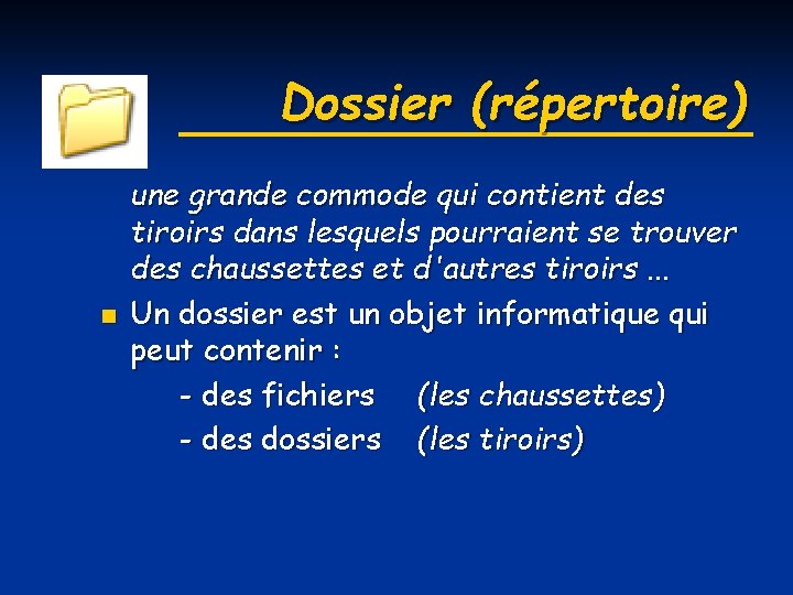 Dossier (répertoire) n une grande commode qui contient des tiroirs dans lesquels pourraient se