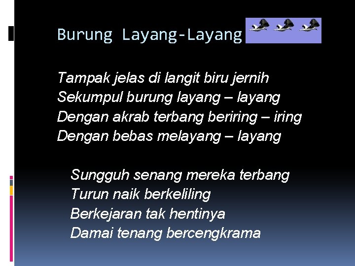 Burung Layang-Layang Tampak jelas di langit biru jernih Sekumpul burung layang – layang Dengan